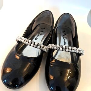 Nina girls patent dress shoes with pearl and rhinestone, Size 2.5